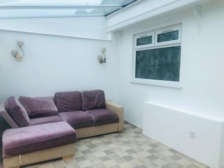 4 bedroom terraced house to rent - Photo 3
