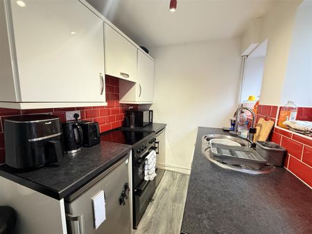 6 Albert Street - Photo 5