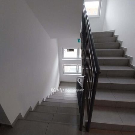 Kiadó újszerű állapotú lakás - Nyíregyháza - Photo 2