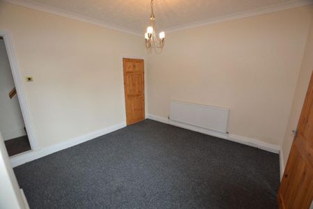2 bedroom semi-detached house to rent - Photo 5