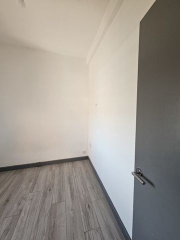 2 bed Apartment for Rent - Photo 5