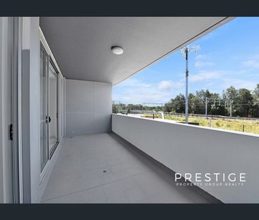 OVERSIZED ONE BEDROOM APARTMENT - Photo 4
