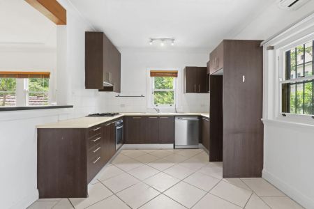 Quintessential Art Deco Apartment - Photo 4