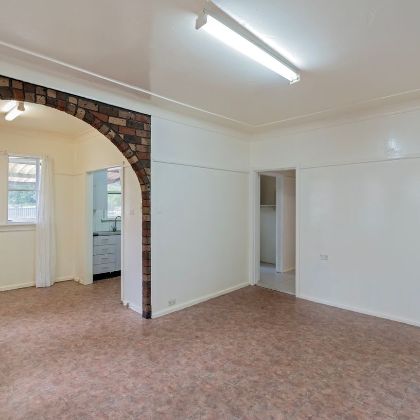 8 Cullins Road, Punchbowl NSW 2196 - House For Rent | Domain - Photo 1