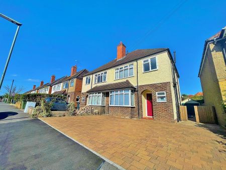 4 bedroom semi-detached house to rent - Photo 2