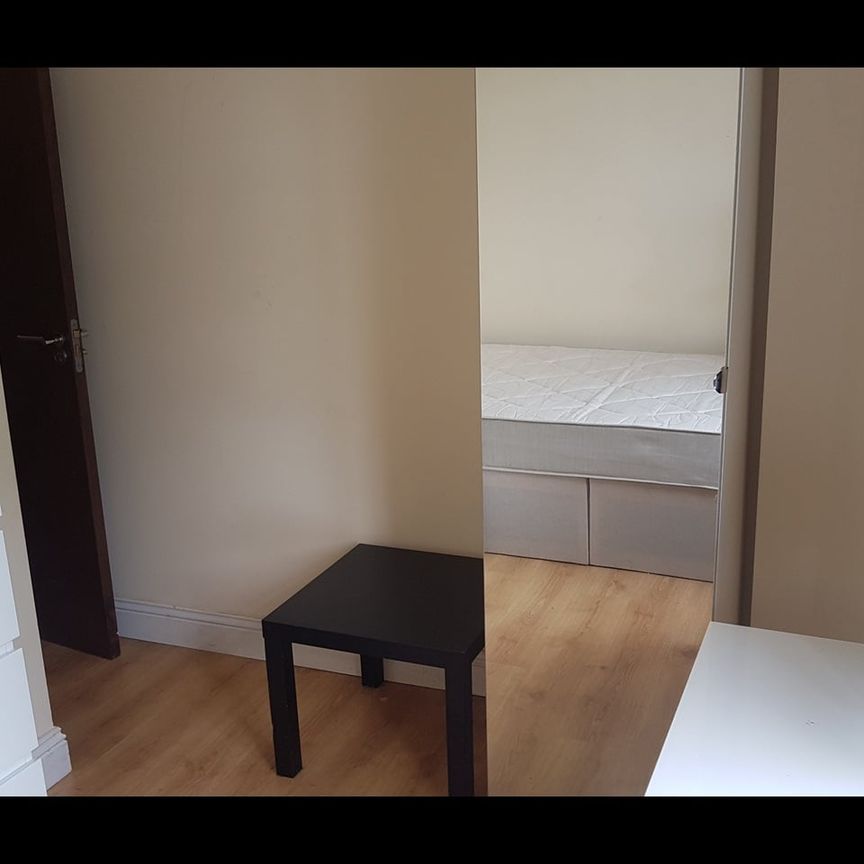 Room in a Shared House, Riffel Road, NW2 - Photo 1