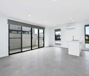 Perfection on Park! - Photo 1