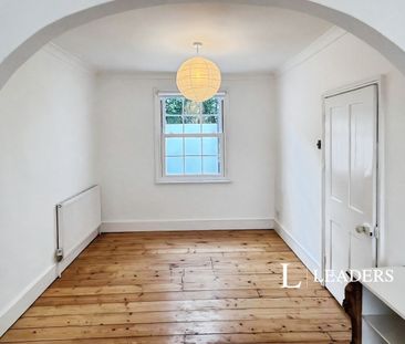 2 bedroom mid-terrace to rent Kemp Street, Brighton - Photo 6