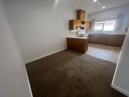 Position Perfect - 6 Month Lease - Photo 5