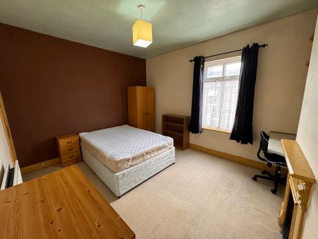 Ratcliffe Street, Burton Stone Lane - P2108 - Photo 3