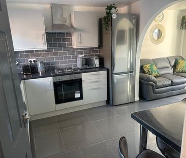 Room in a Shared House, Warner Walk, M11 - Photo 6