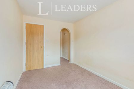 2 bedroom apartment to rent Manor Fields, Horsham, RH13 - Photo 2