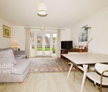 2 bedroom semi-detached house to rent - Photo 3