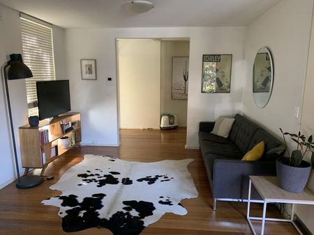 1 / 12 Westbury St, St Kilda East - Photo 2