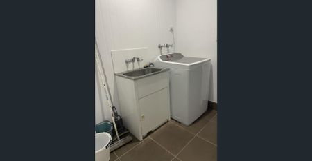 Furnished and modern unit in the hills of Nambour - Photo 5