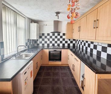 3 bedroom semi-detached house to rent - Photo 6