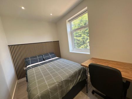 1 bedroom in a house share to rent - Photo 4