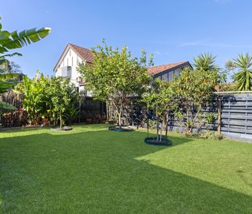 Perfect Family Home, Great Location, Walk To The WaterFront - Photo 6