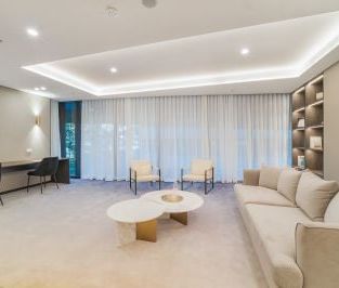 Luxury STUDIO Residence in "The Landmark" - Photo 1