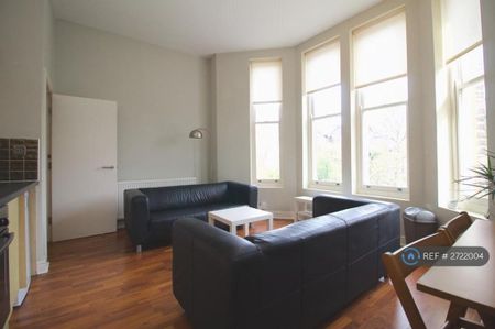 1 bedroom flat to rent - Photo 4