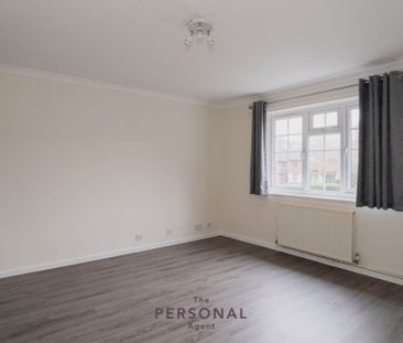 Delaporte Close, Epsom - Photo 3