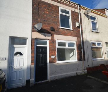 2 bedroom terraced house to rent - Photo 2