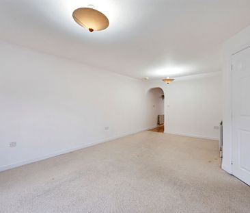 2 bed flat to rent in Royal Court Drive, Bolton, BL1 - Photo 1