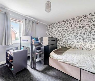 Kennet Heath, Thatcham, RG19 - Photo 2