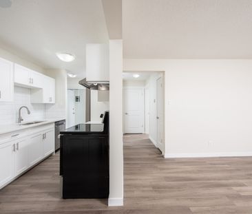 Ella Manor - Photo 5