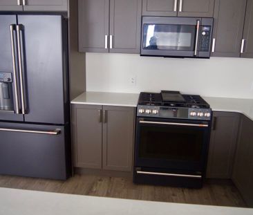 For Lease - 189 Dr Richard James Crescent, Loyalist, Ontario - Photo 3