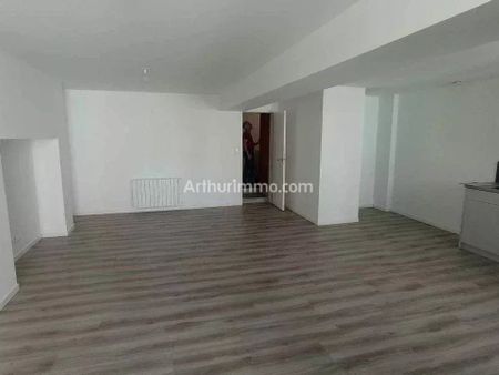 Location Maison 4 pièces 79 m2 à Saint-Amand-sur-Sèvre - Photo 3