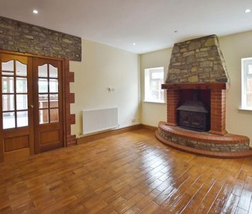 3 bedroom House To Let - Photo 5