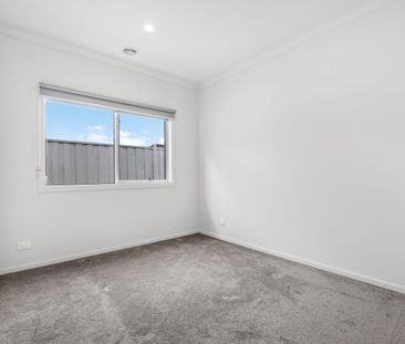 4-Bedroom Family Home in the Highly Sought-After Rosenthal Estate - Photo 5