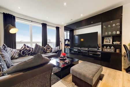 2 Bed Flat, Lyon Road, HA1 - Photo 2