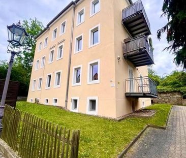 Hochwertig saniert! 2-Zimmerwohnung mit EBK, Balkon & eigenem Stell... - Photo 1