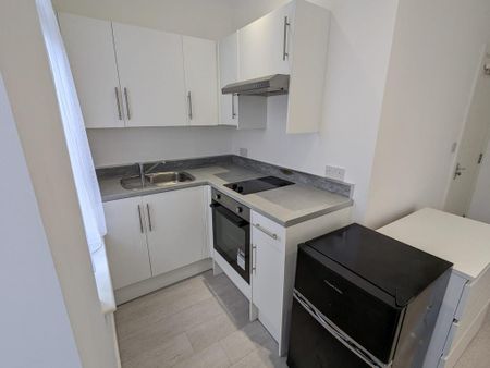 Studio to rent - Photo 5