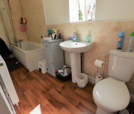 2 bedroom House in Hindle Place, Leeds - Photo 1