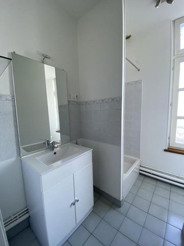 Location Appartement 1 pièce 26m² SAUMUR 49400 - Photo 4
