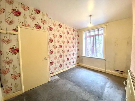 2 bedroom end of terrace house to rent - Photo 2