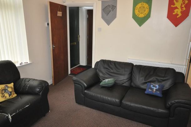 Burley Road, Hyde Park - Photo 1