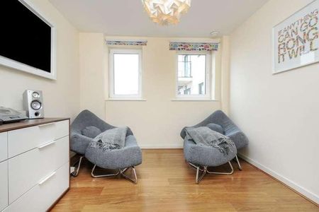 Slough, Berkshire, SL2 - Photo 3