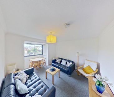 3 bedroom flat to rent - Photo 1