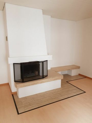 Stil­vol­le 4.5-Zim­mer­woh­nung in zen­tra­ler La­ge - Photo 3