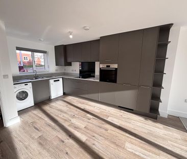 3 bedroom semi-detached house to rent - Photo 3