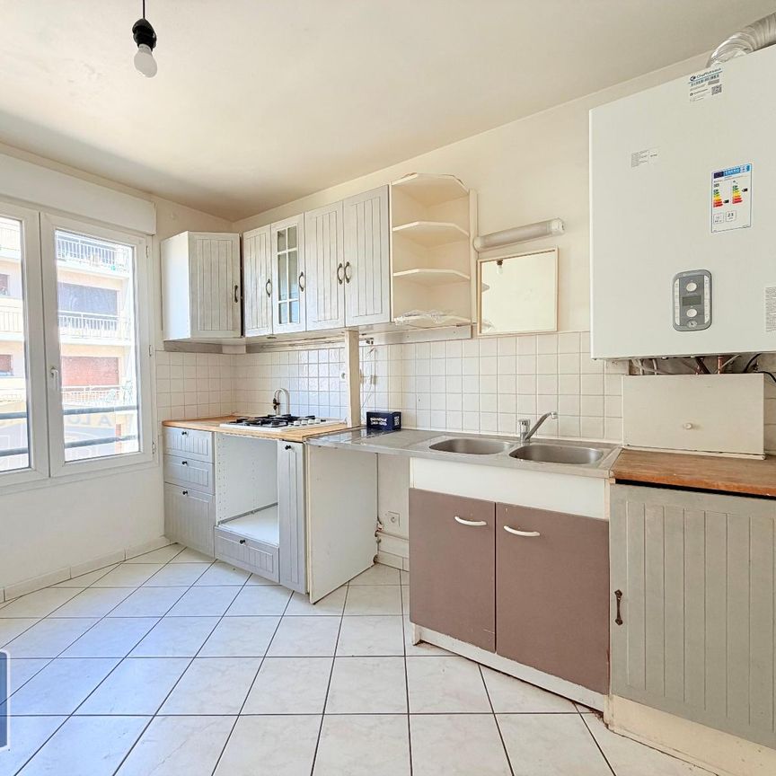 Location Appartement 4 pièces 84m² LYON 8ème - Photo 1