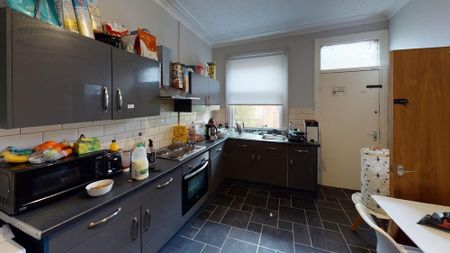 6 bedroom house to rent - Photo 2