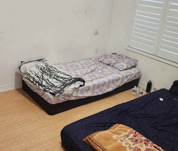 For Lease - 14 Vezna Crescent, Brampton, Ontario - Photo 6