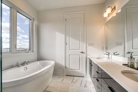 For Lease - 49 Mcbride Trail, Barrie, Ontario - Photo 4