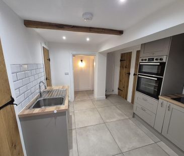 2 bedroom ground floor flat to rent - Photo 4
