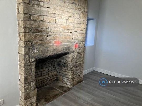 2 bedroom end of terrace house to rent - Photo 1